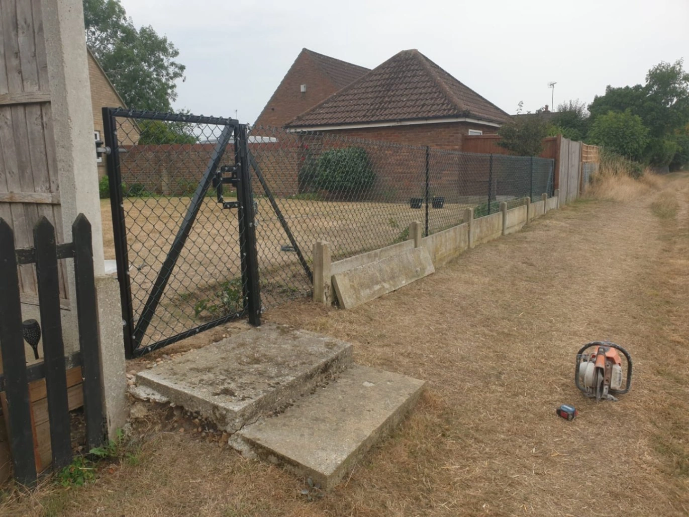 new-garden-fencing-in-Essex