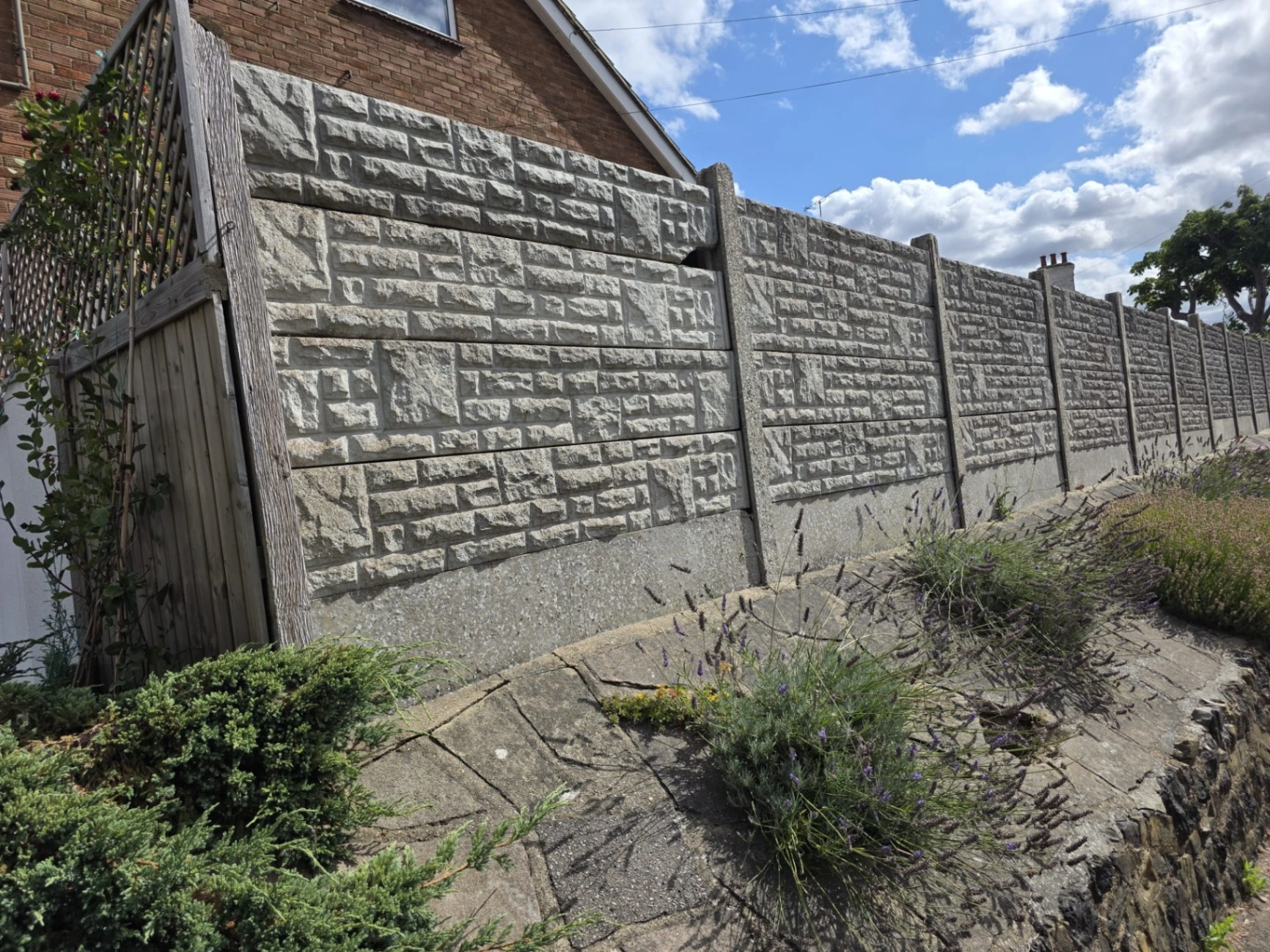 fencing-installed-in-Ingatestone